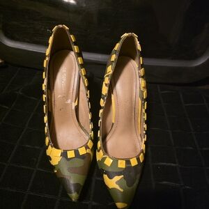Camouflage Studded Women's Pumps
